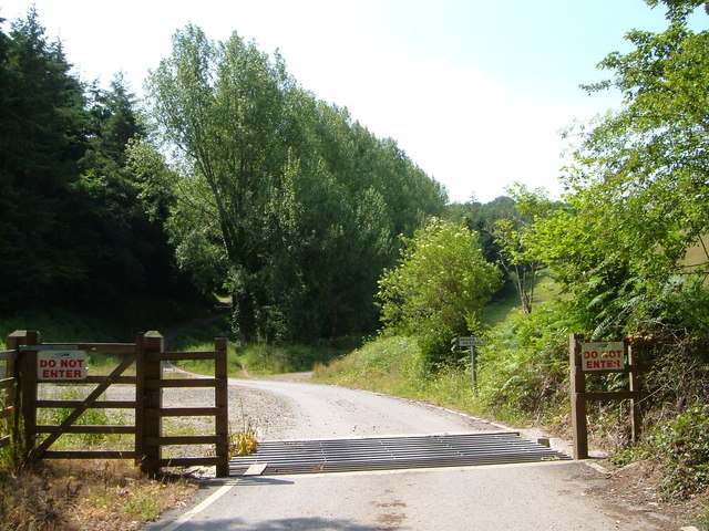 File:Road into Sewage works, Old Mill, Dartmouth - geograph.org.uk - 192097.jpg