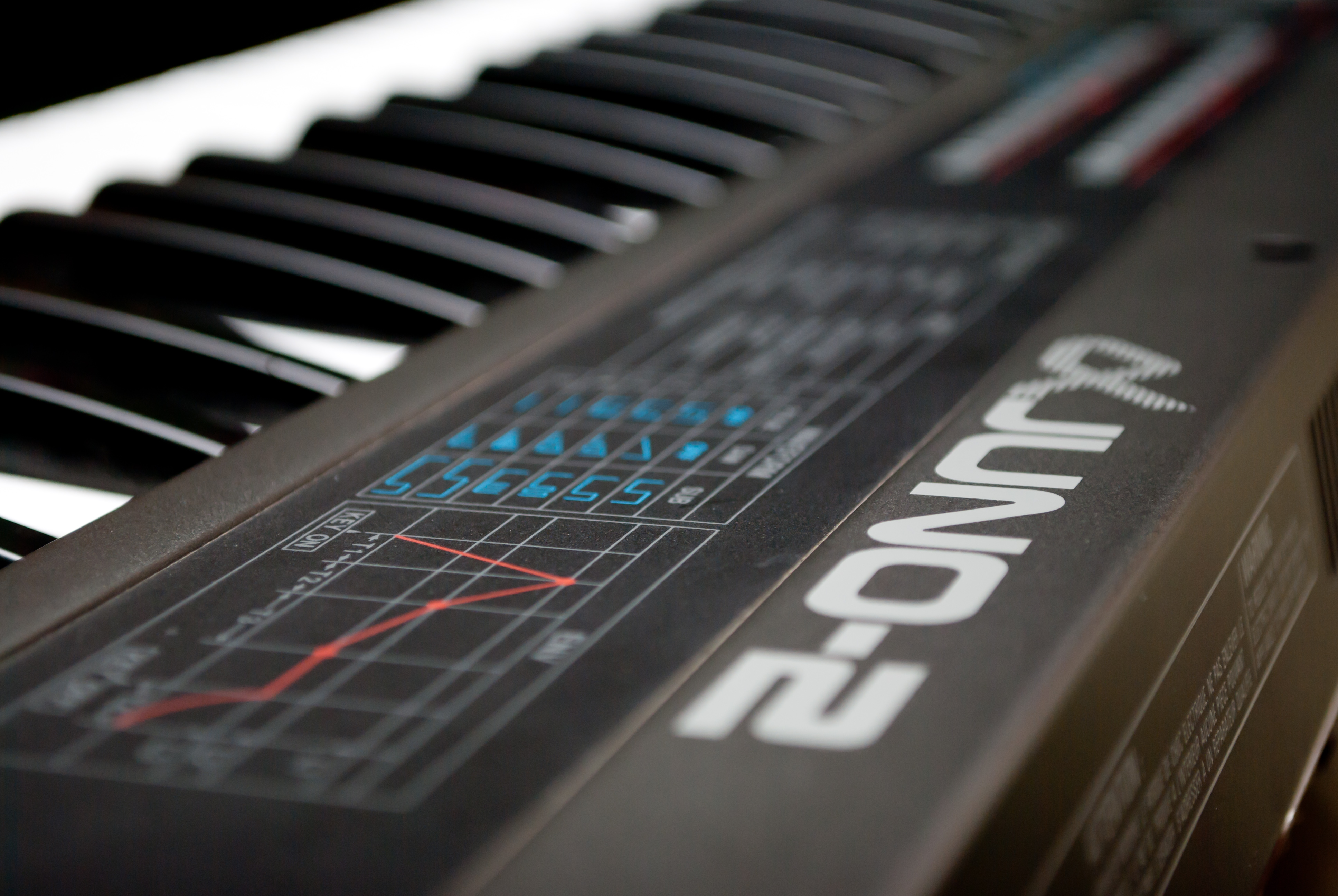 File:Roland Alpha Juno 2 logo & params.jpg - Wikimedia Commons