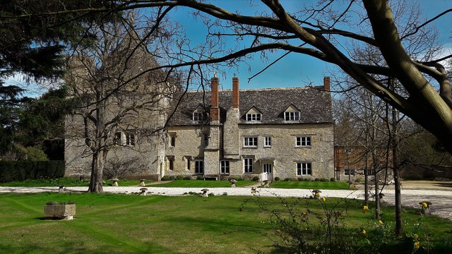 File:Stanton Harcourt manor and kitchen (geograph 5553972).jpg