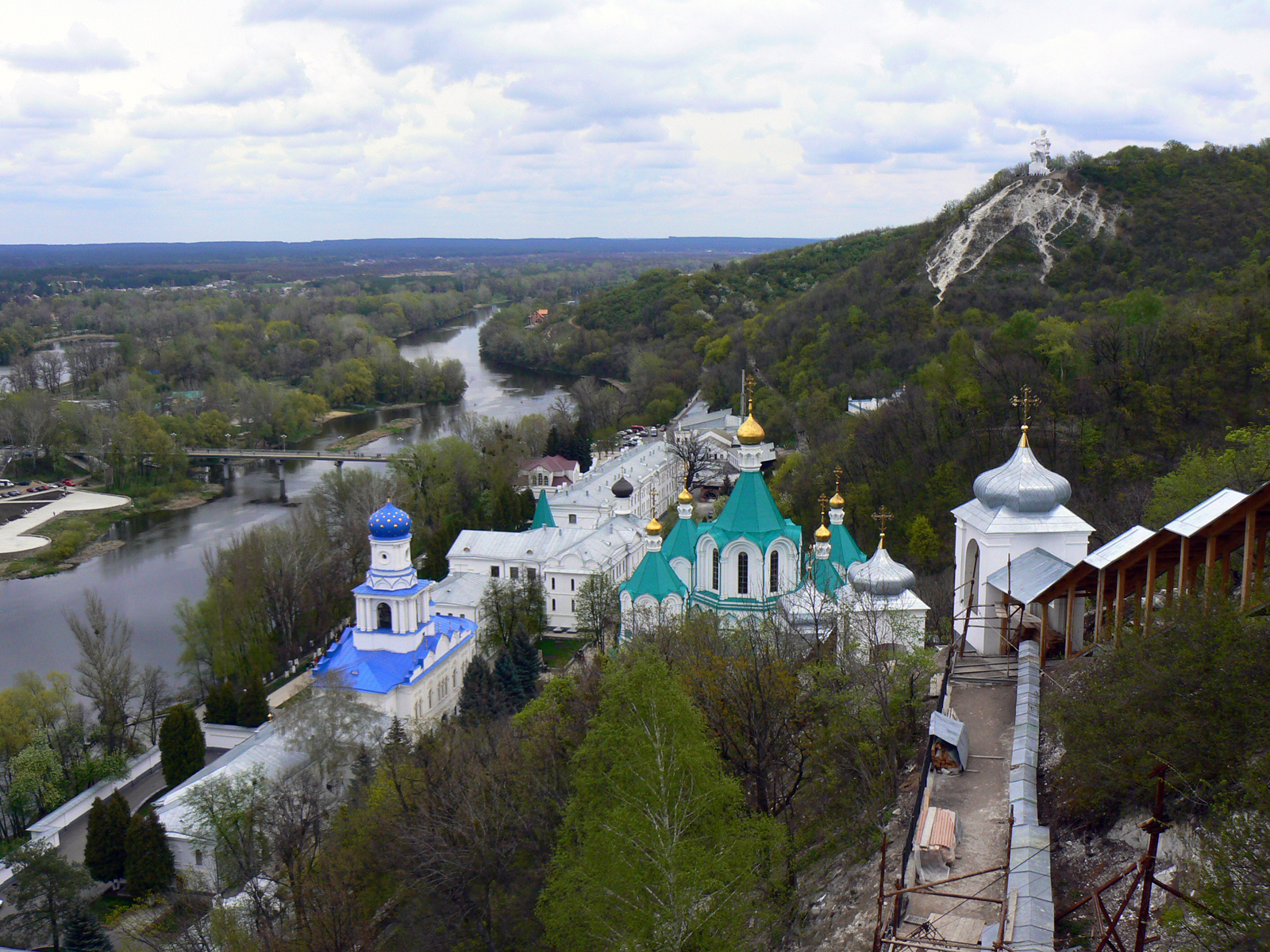 Свято святогорская лавра