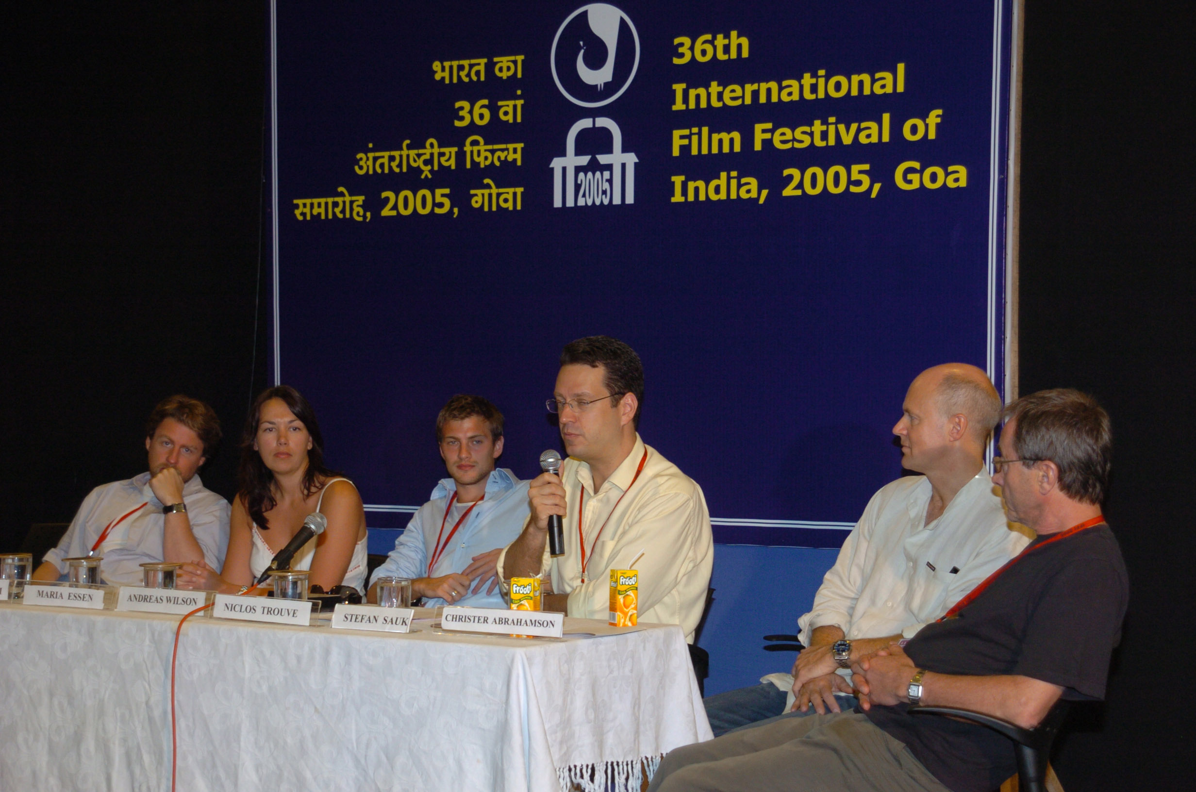 Mikael Håfström (left), [[International Film Festival of India|IFFI]] ([[35th International Film Festival of India|2005]])