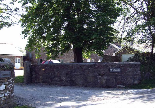 File:Tredinnick Farm Complex - geograph.org.uk - 790381.jpg