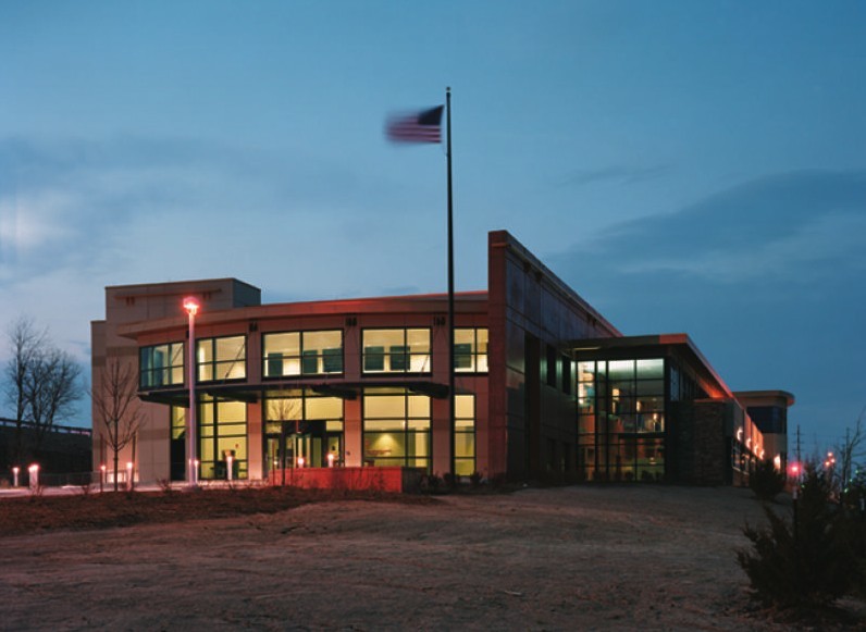 File:U.S. EPA Kansas City Science and Technology Center.jpg