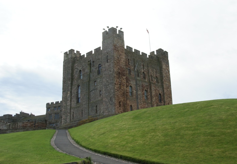 File:Bamburgh Castle 20100922 tower.jpg