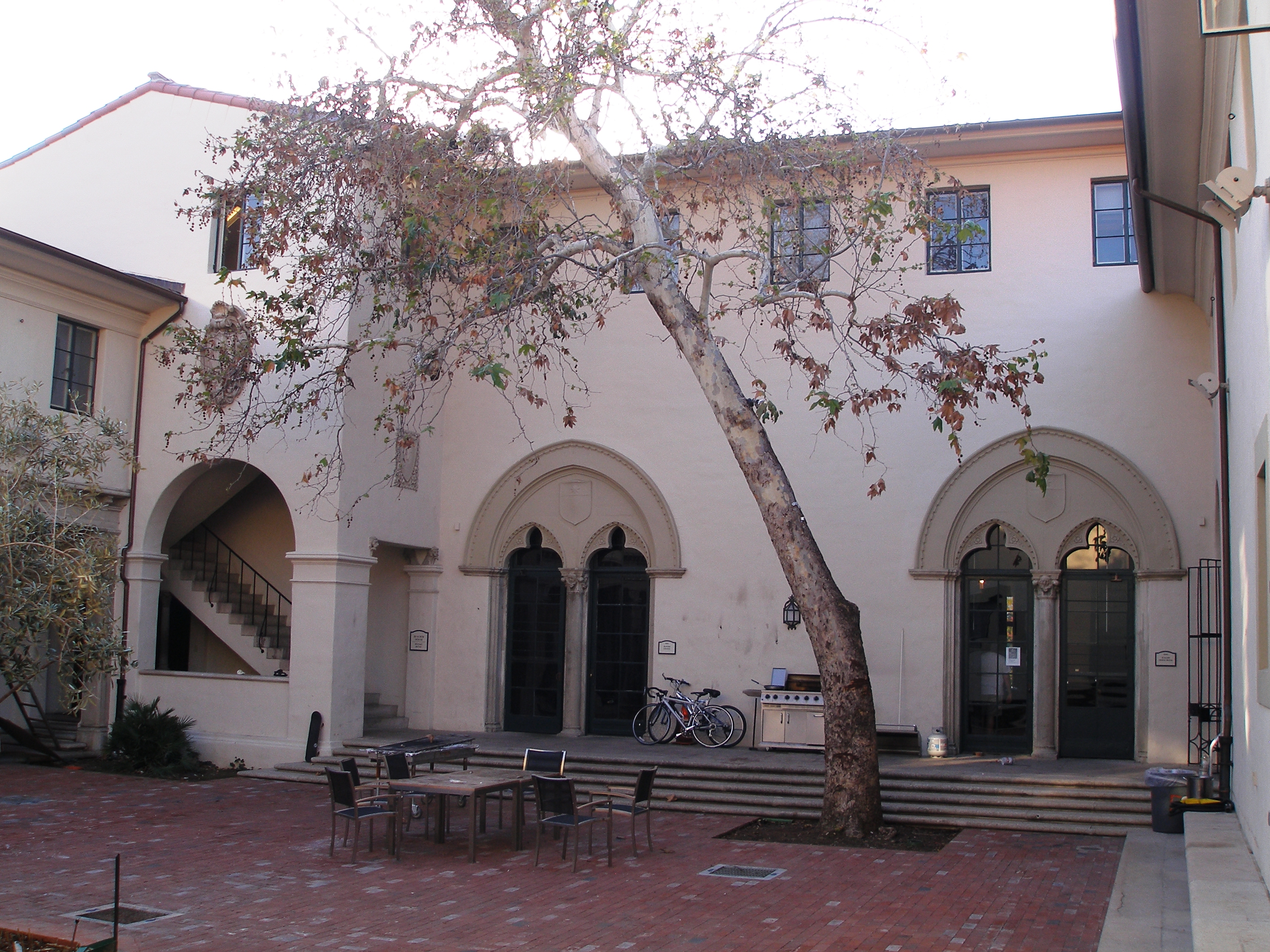 The Courtyard, DOORS Wiki