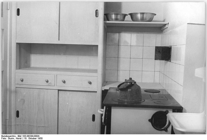 File Bundesarchiv Bild 1 044 0004 Berlin Wohnungen Karl Marx Allee Einbaukuche Jpg Wikimedia Commons