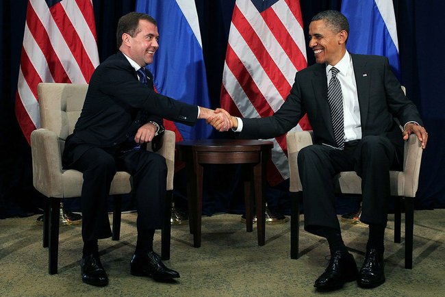 File:Dmitry Medvedev in Honolulu, November 2011-13.jpeg