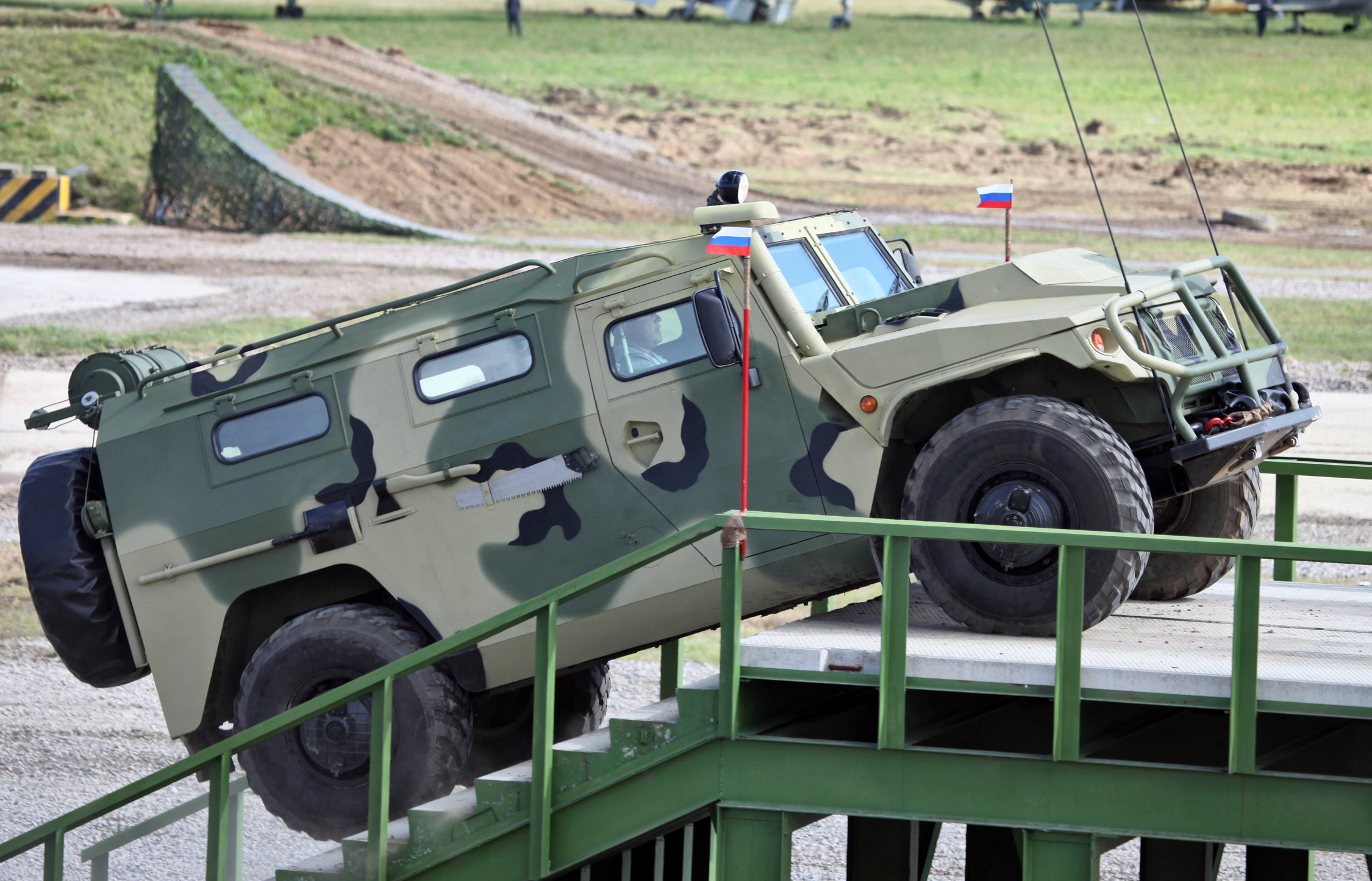 Тигр с боевым модулем арбалет дм