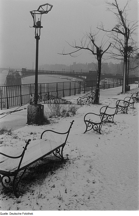 Brühlsche Terrasse gegen Carolabrücke (nach dem 17. September 1945)