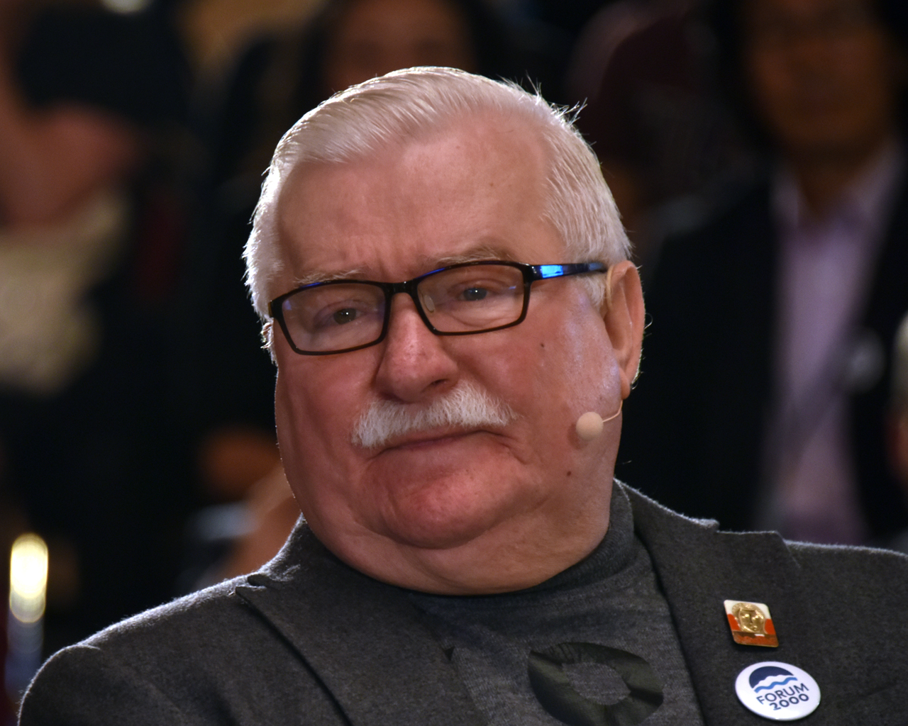 File:Lech Wałęsa (2019), FORUM 2000, Prague.jpg - Wikimedia Commons