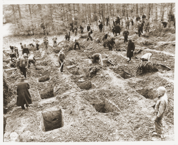 File:Massgrave Suttrop-Dig graves for the bodies of 57 Russians.jpeg