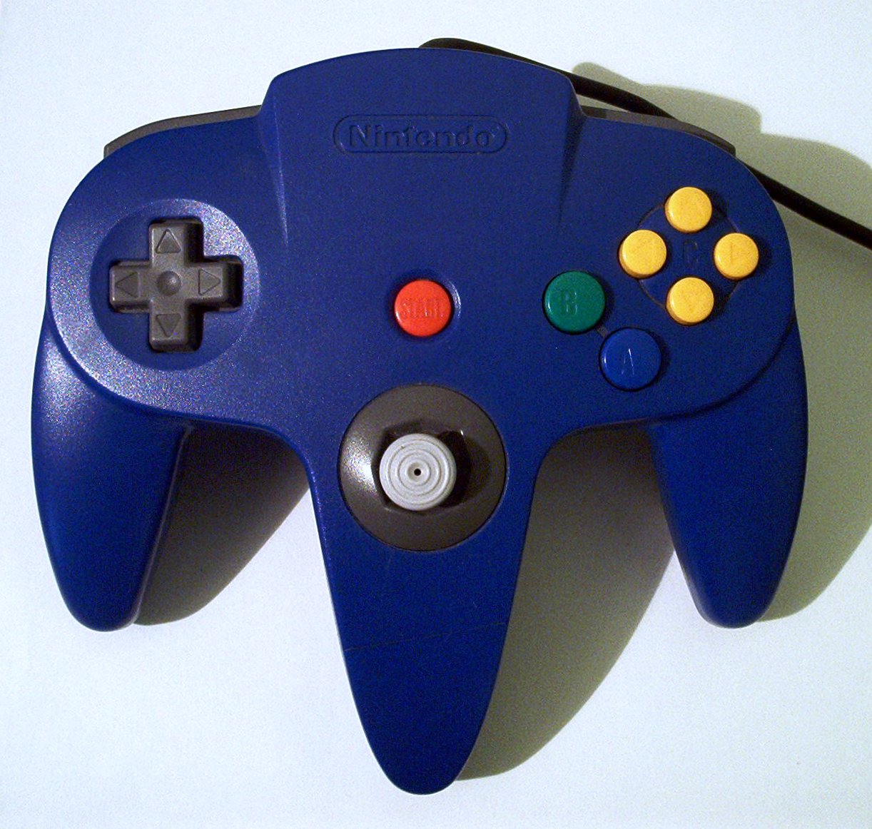 Controller 64. Контроллер Nintendo n64. Контроллер Nintendo 64. Джойстик Нинтендо 64. Nintendo 64 1996.