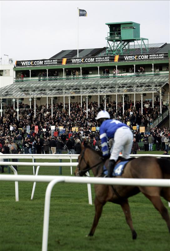 Where Is The Grand National Horse Race Held