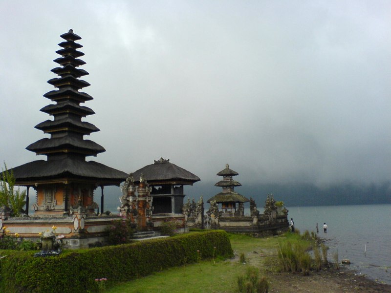 Pura Ulun Danu Bratan - Wikipedia