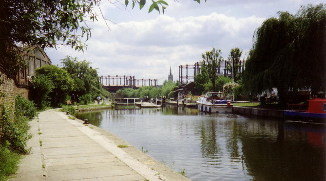 Regent's Canal - geograph.org.uk - 351140