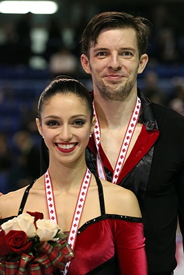 File:Stefania Berton and Ondřej Hotárek at the 2013 Skate Canada - Awarding ceremony.jpg