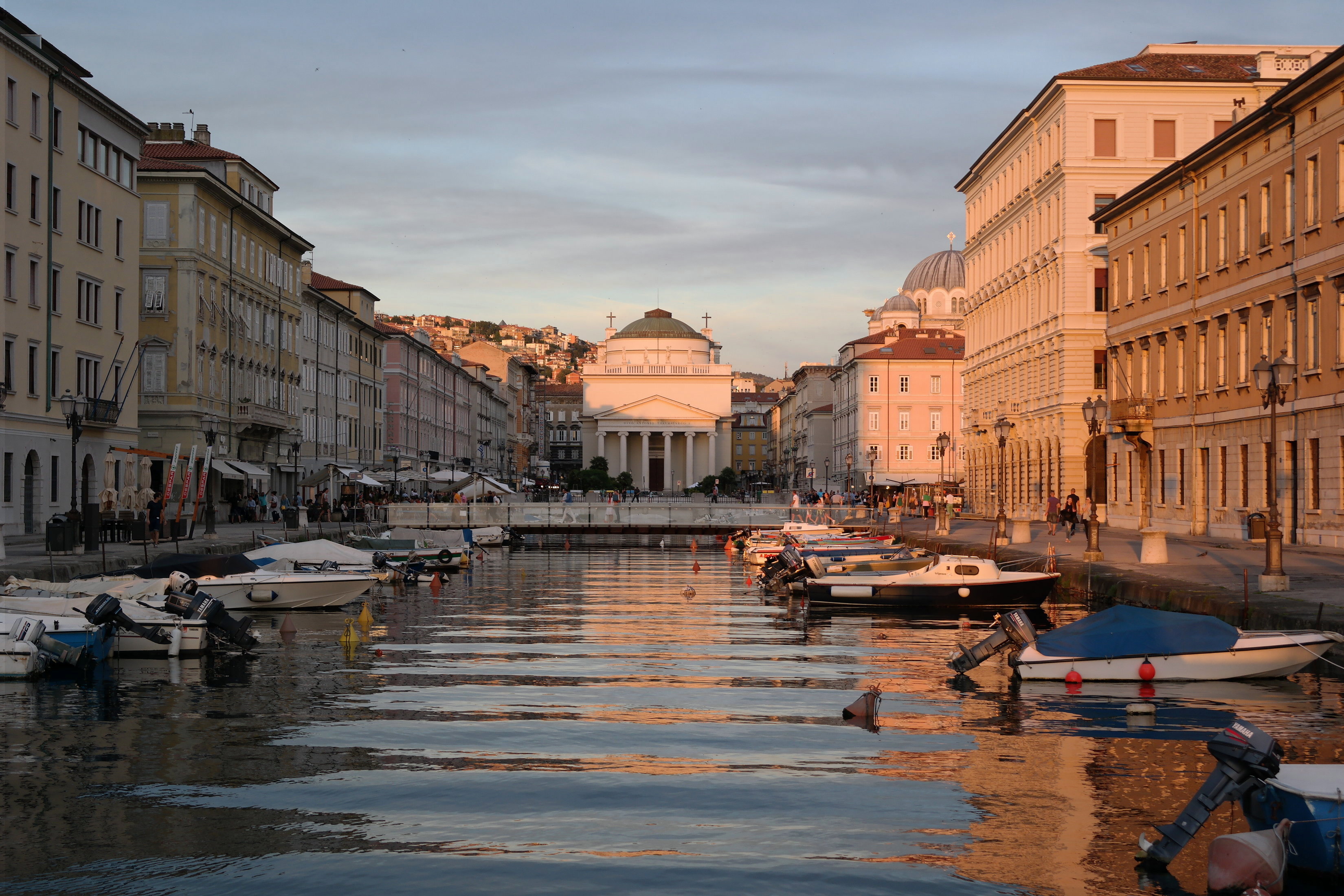 File Trieste Canal Grande Al Tramonto Jpg Wikimedia Commons