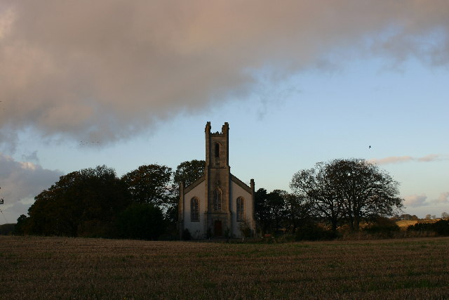 File:Urquhart Old Church - geograph.org.uk - 80611.jpg