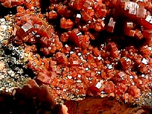 File:Vanadinite Morocco.jpg