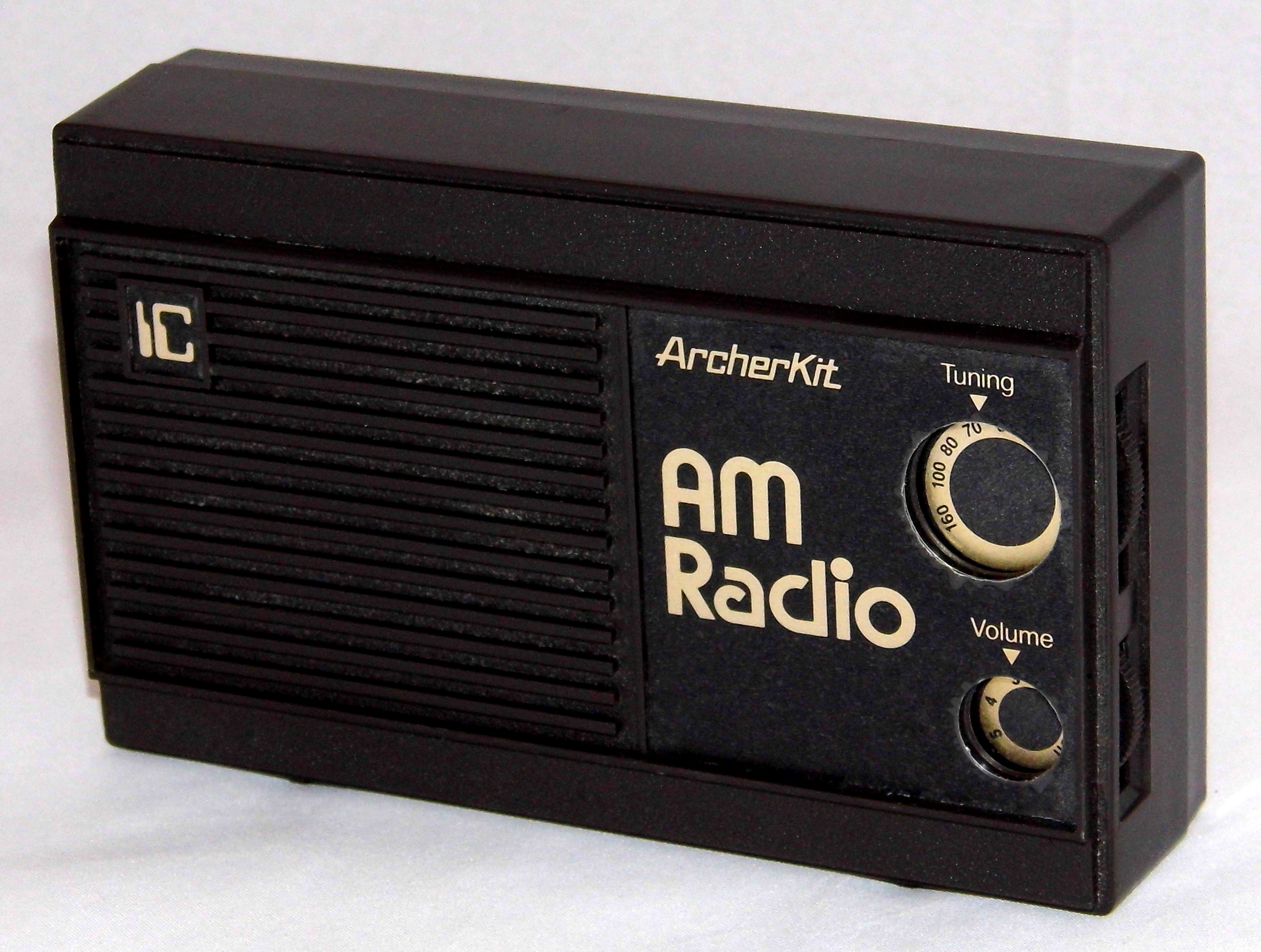 File:Vintage ArcherKit 2-Transistor, 1 IC AM Radio Kit, Fully Assembled,  Catalog No. 28-4029, Sold By Radio Shack, Made In Taiwan, Circa 1970s  (38445410701).jpg - Wikimedia Commons