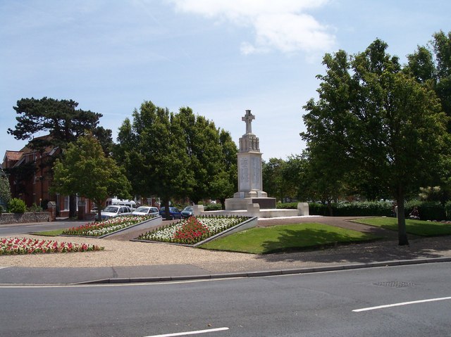 File:War Memorial, Littlehampton - geograph.org.uk - 190855.jpg