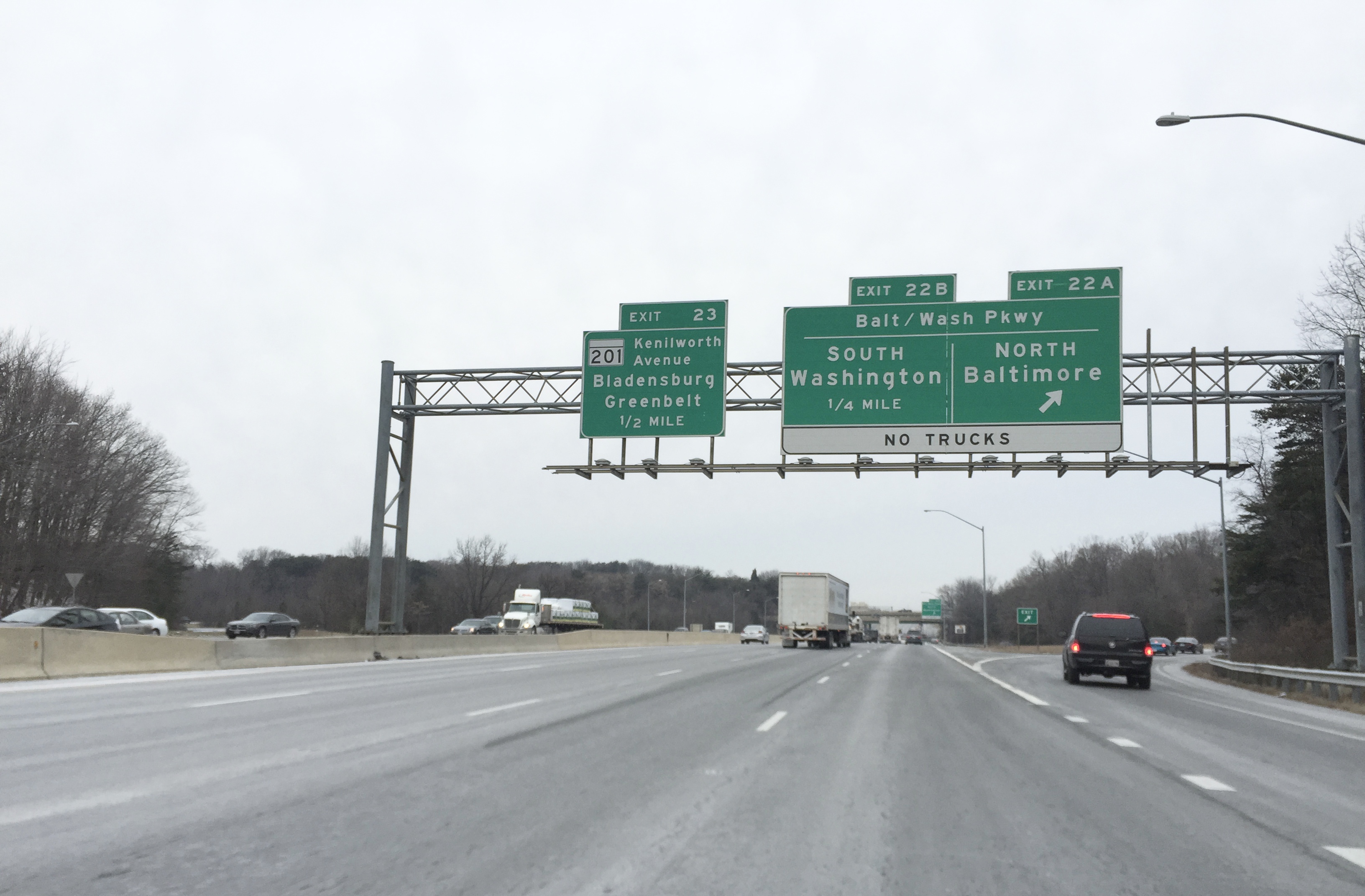 File:Grand Central Parkway at exit 22.jpg - Wikimedia Commons