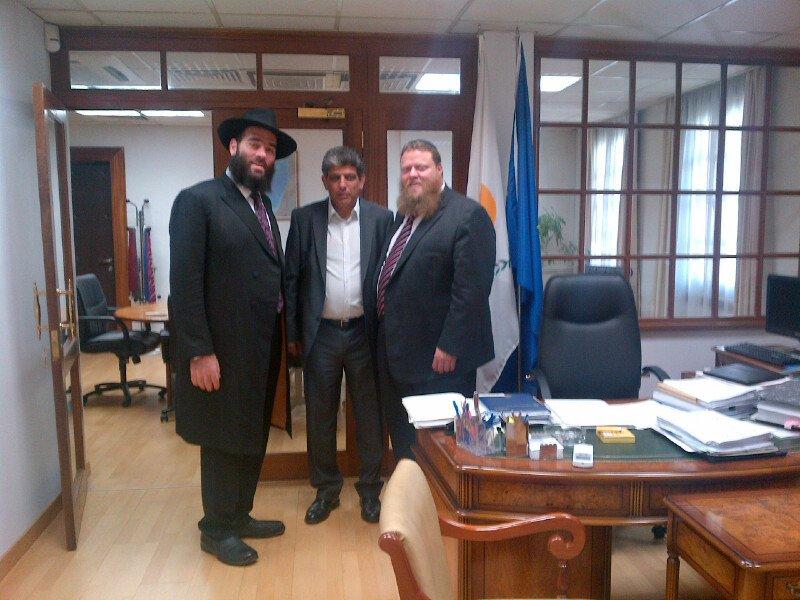 File:IThe Chief Rabbi of Cyprus, Rabbi Arie Zeev Raskin meeting with Mr. Neoklis Sylikiotis, Minister of Commerce, Industry and Tourism 2012.jpg