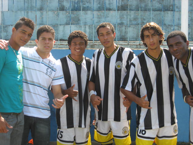 A equipe de futebol feminino do - Clube Atlético Juventus