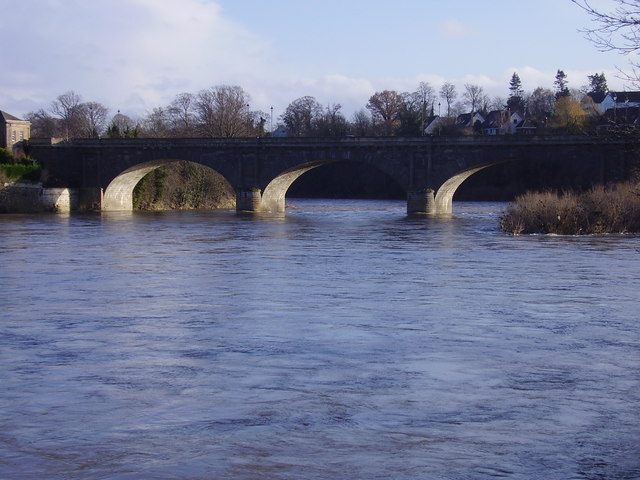 Kelso. Bridge over the River Tweed - geograph.org.uk - 670752