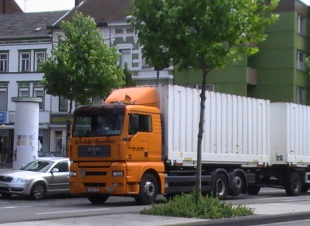 File:MAN TGA XXL ~ Schröder Spedition ~ Eschweiler Indestraße.JPG