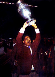 <span class="mw-page-title-main">Marcos Calderón</span> Peruvian football manager (1928–1987)