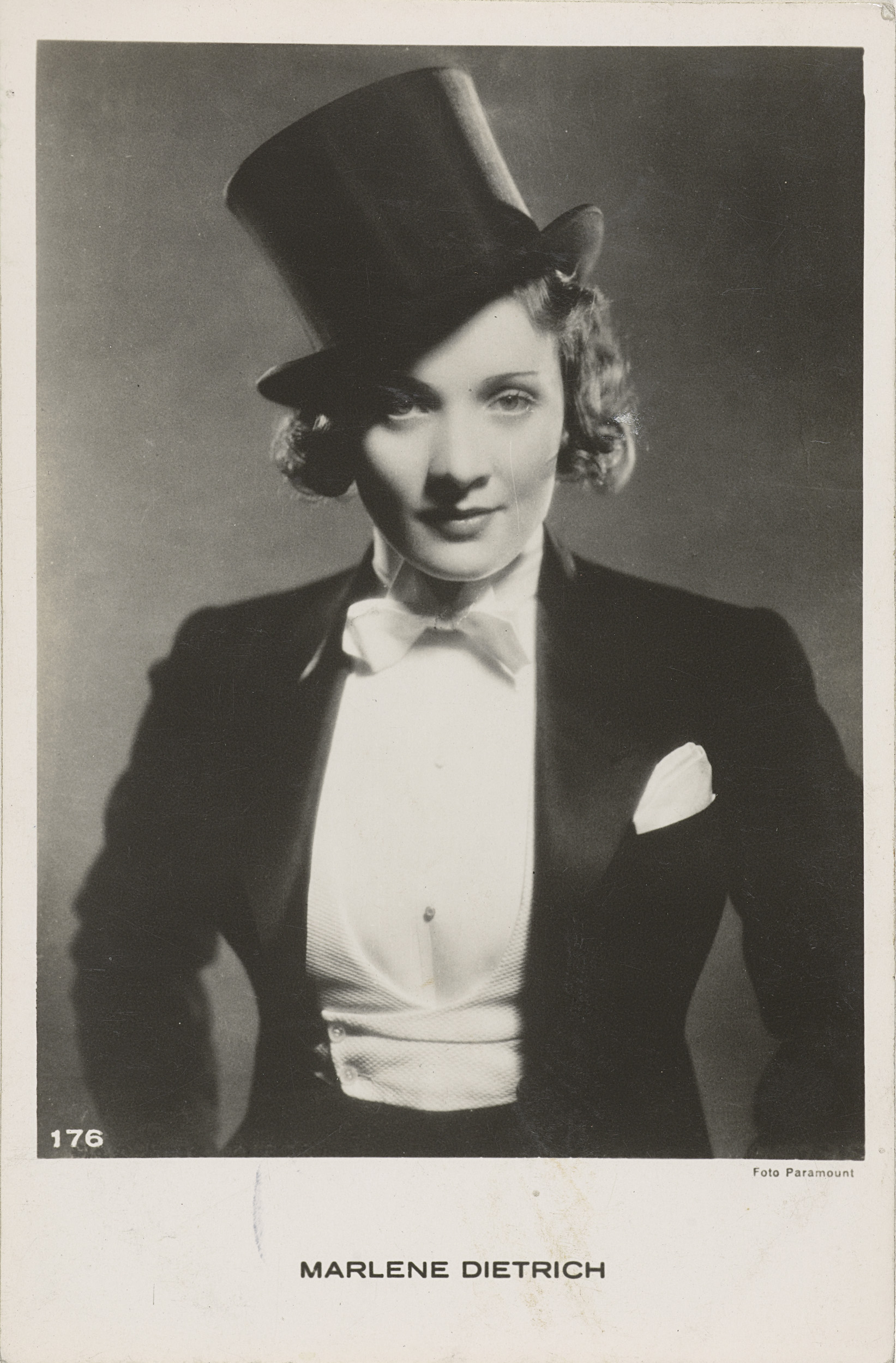 Marlene Dietrich (1932)