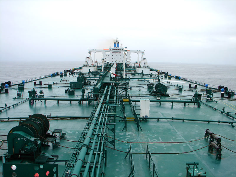 File:Oil tanker deck.jpg