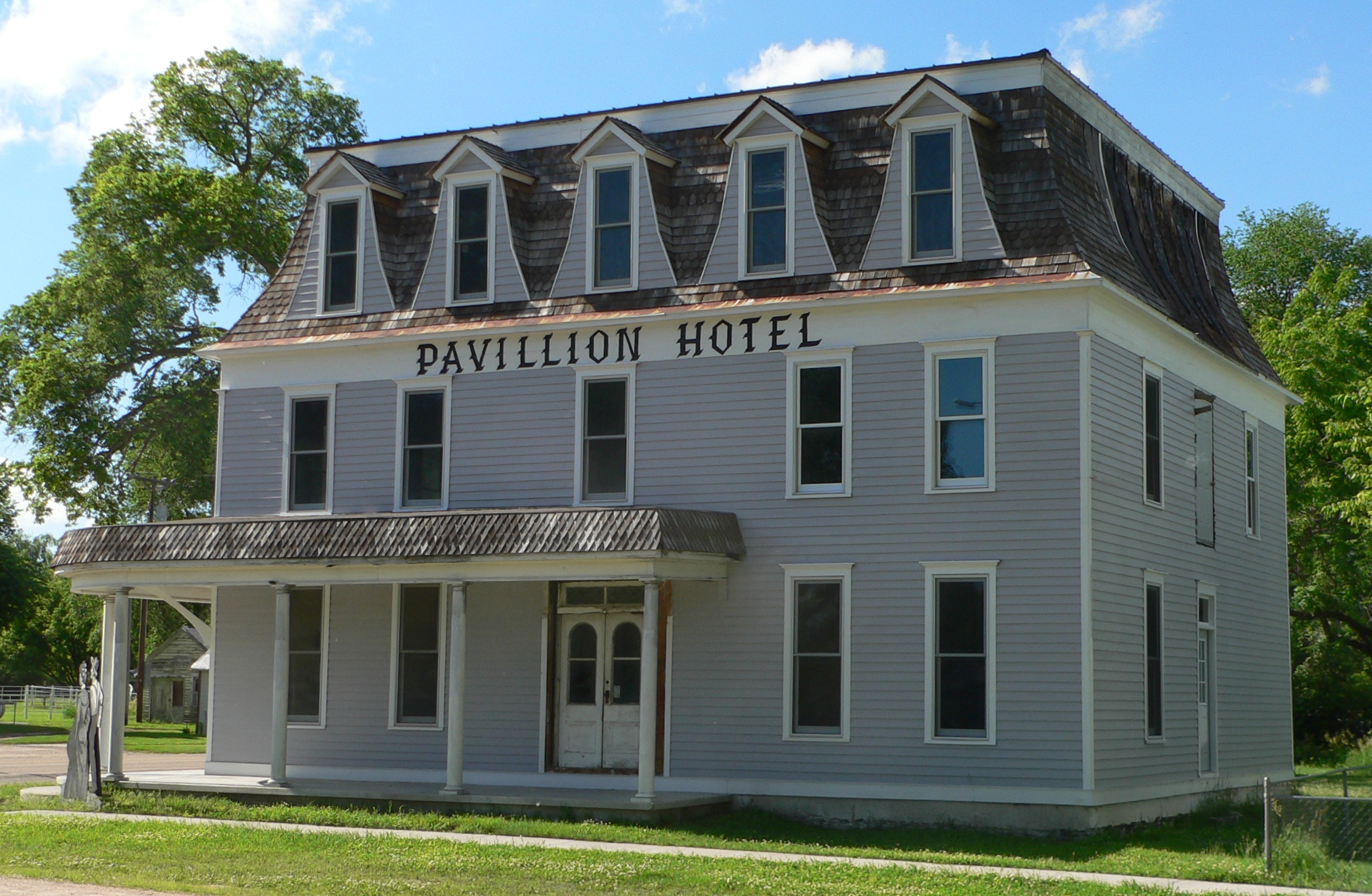 Photo of Pavillion Hotel