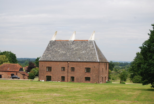 File:Postern Park Oast House - geograph.org.uk - 1356144.jpg