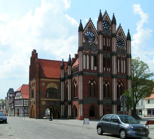 File:Rathaus Tangermünde.jpeg