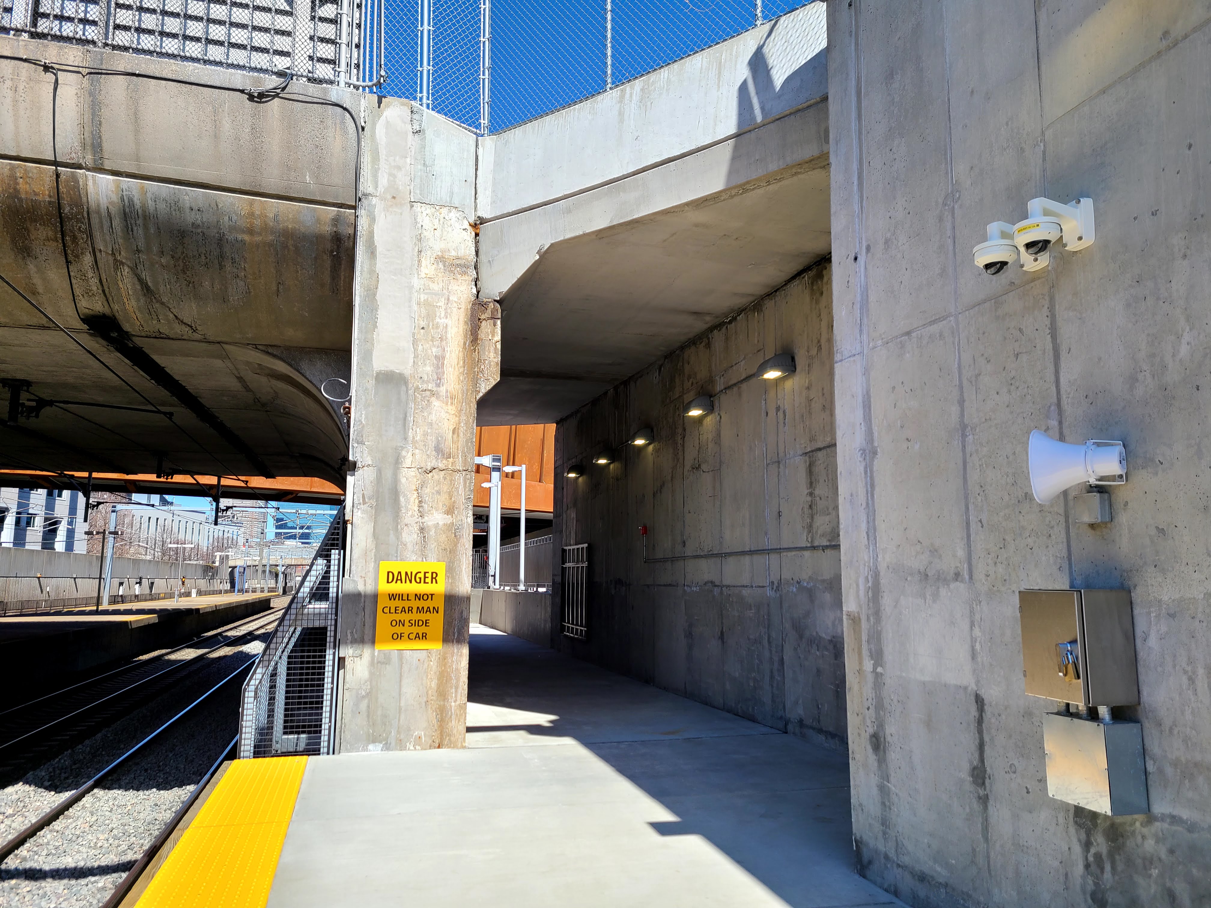 Ruggles_station_busway_underpass_02.jpg