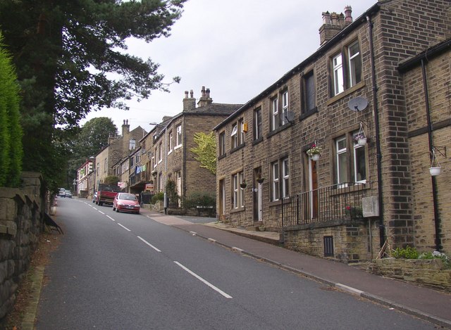 Stainland and Holywell Green railway station