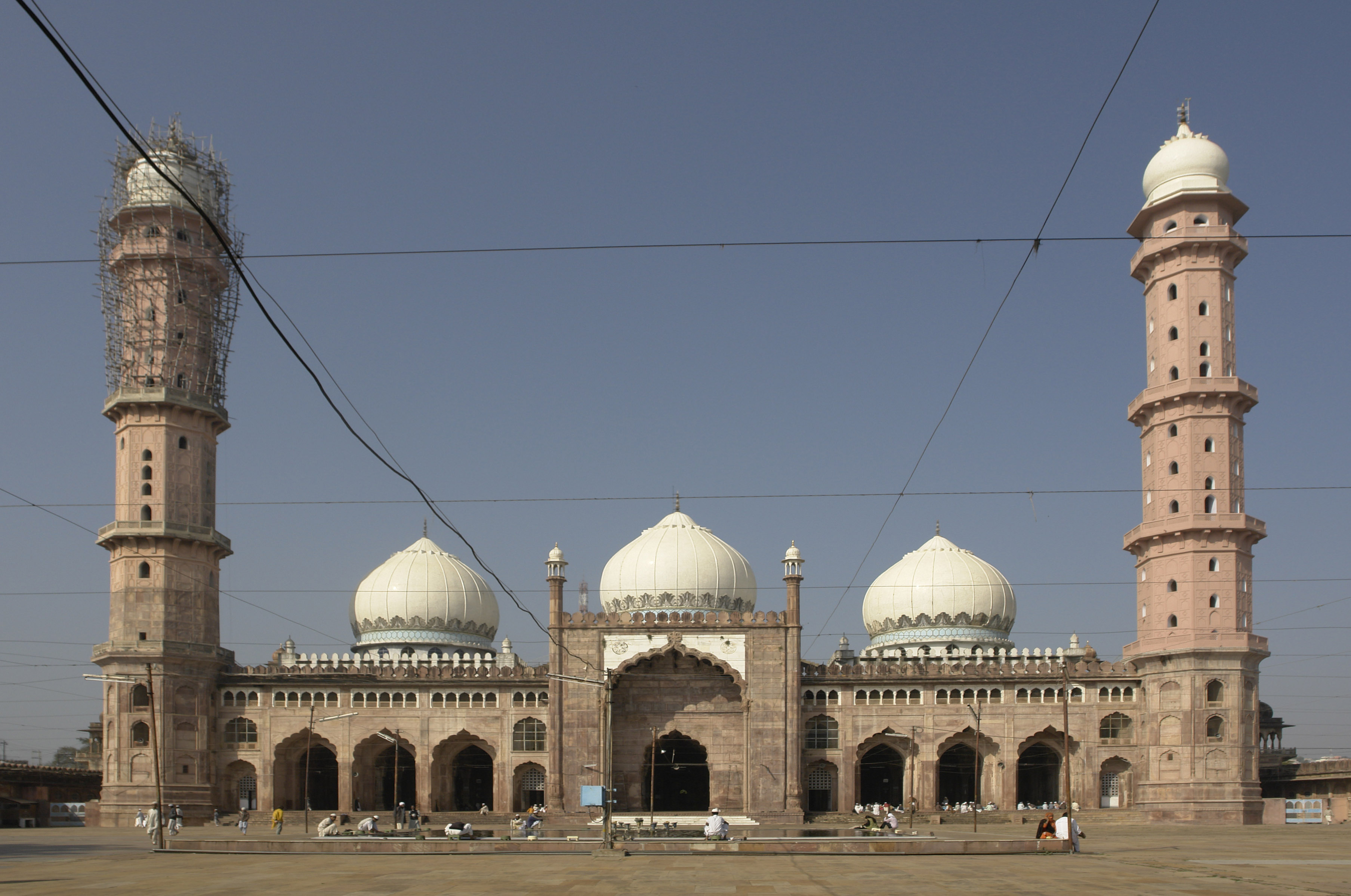 Файл:Taj-ul-Masjid, Bhopal.jpg — Википедия