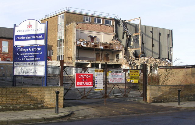 File:Technical College , Cleveland Avenue - geograph.org.uk - 330980.jpg