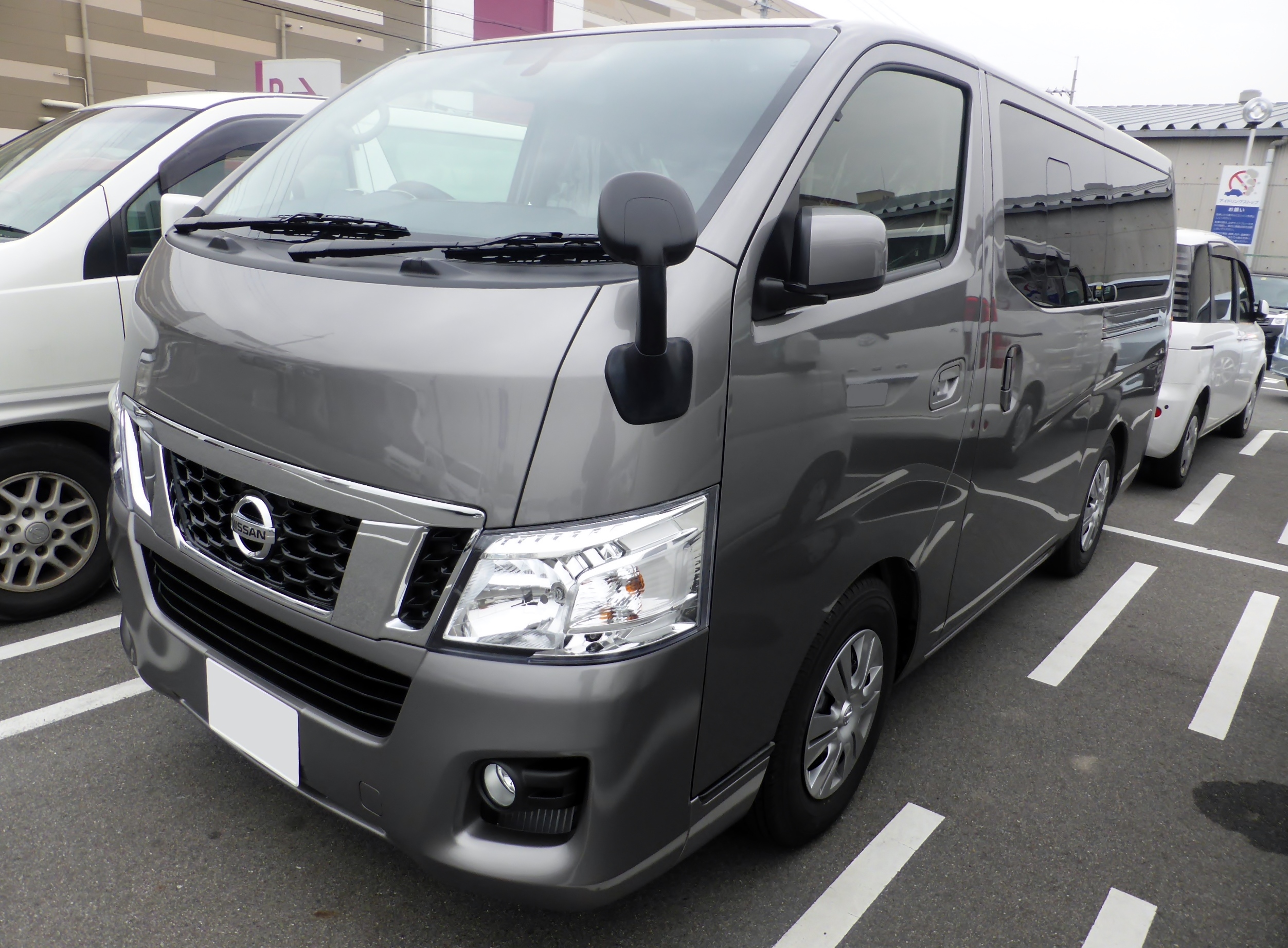 Nissan nv350