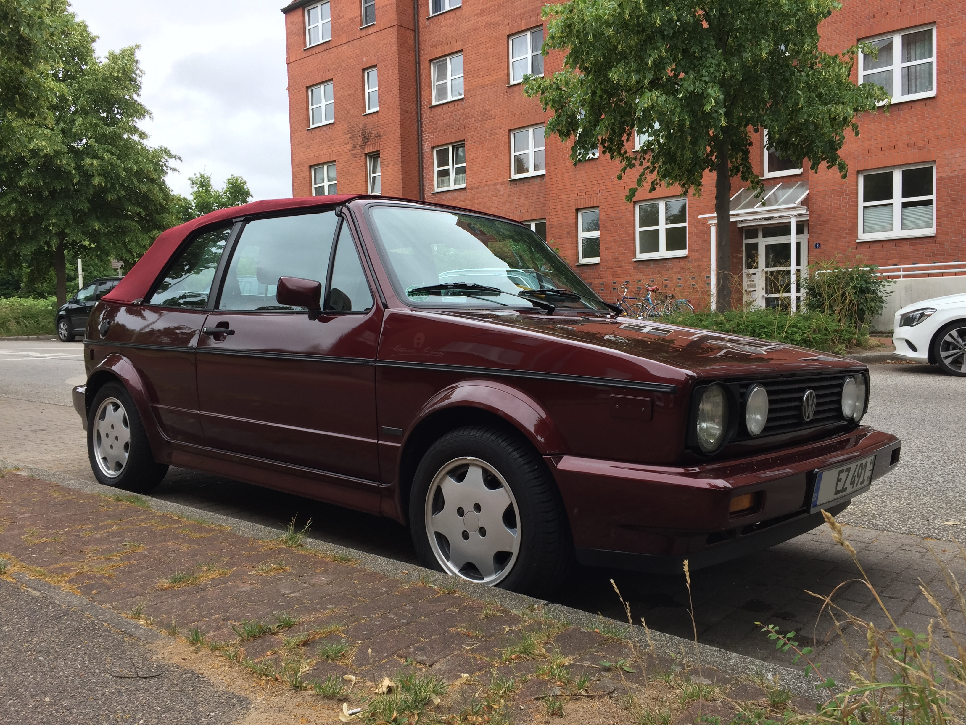 File Vw Golf1 Cabrio Aigner Front Jpg Wikimedia Commons