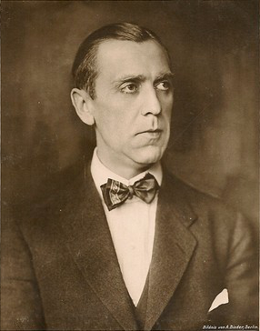 <span class="mw-page-title-main">Valy Arnheim</span> German actor (1883–1950)