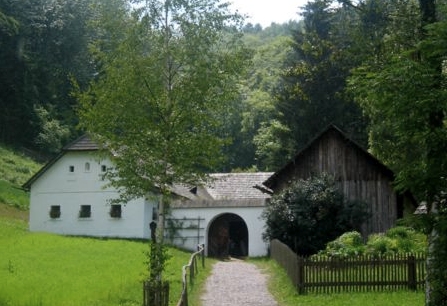 File:Waldviertelhof.jpg