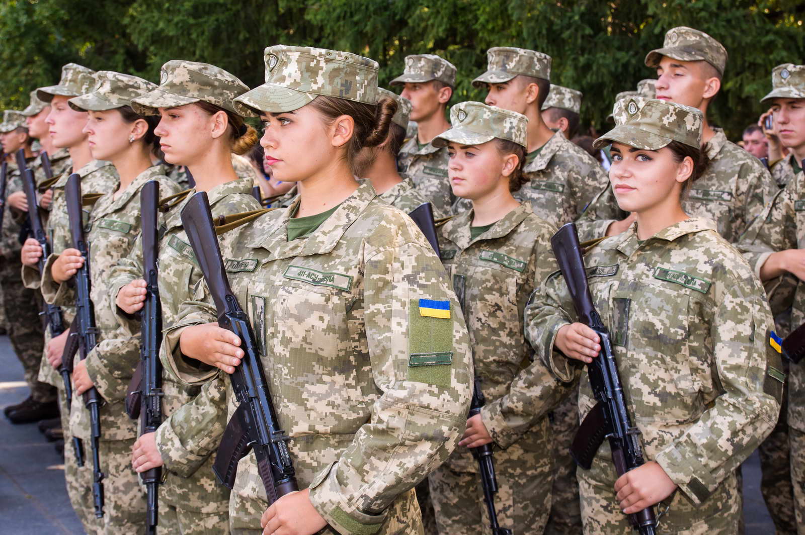 Women in the Ukrainian military pic picture