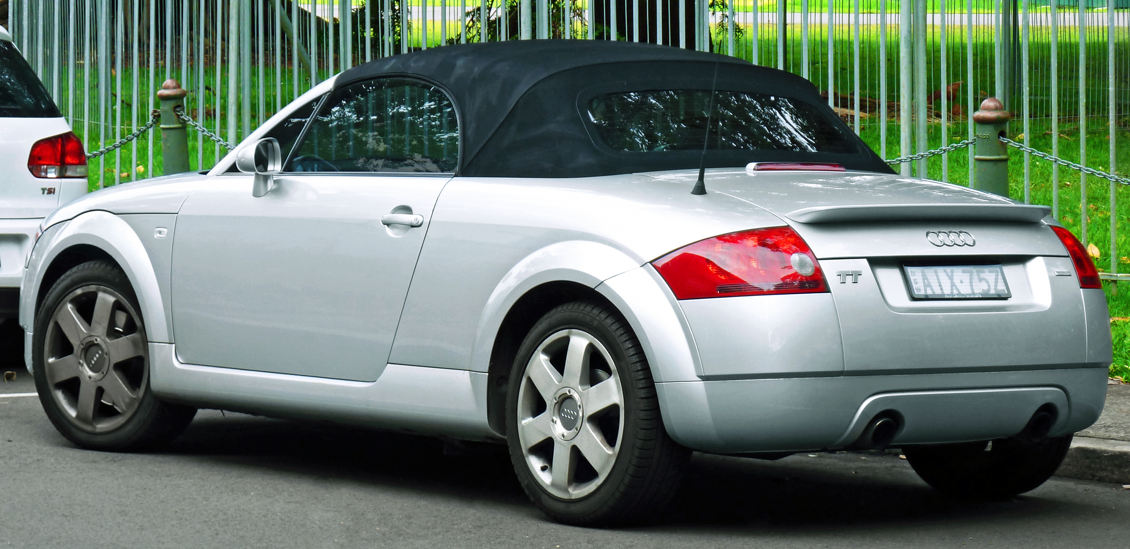 File:Audi A4 B7 Cabriolet Dashboard.jpg - Wikipedia