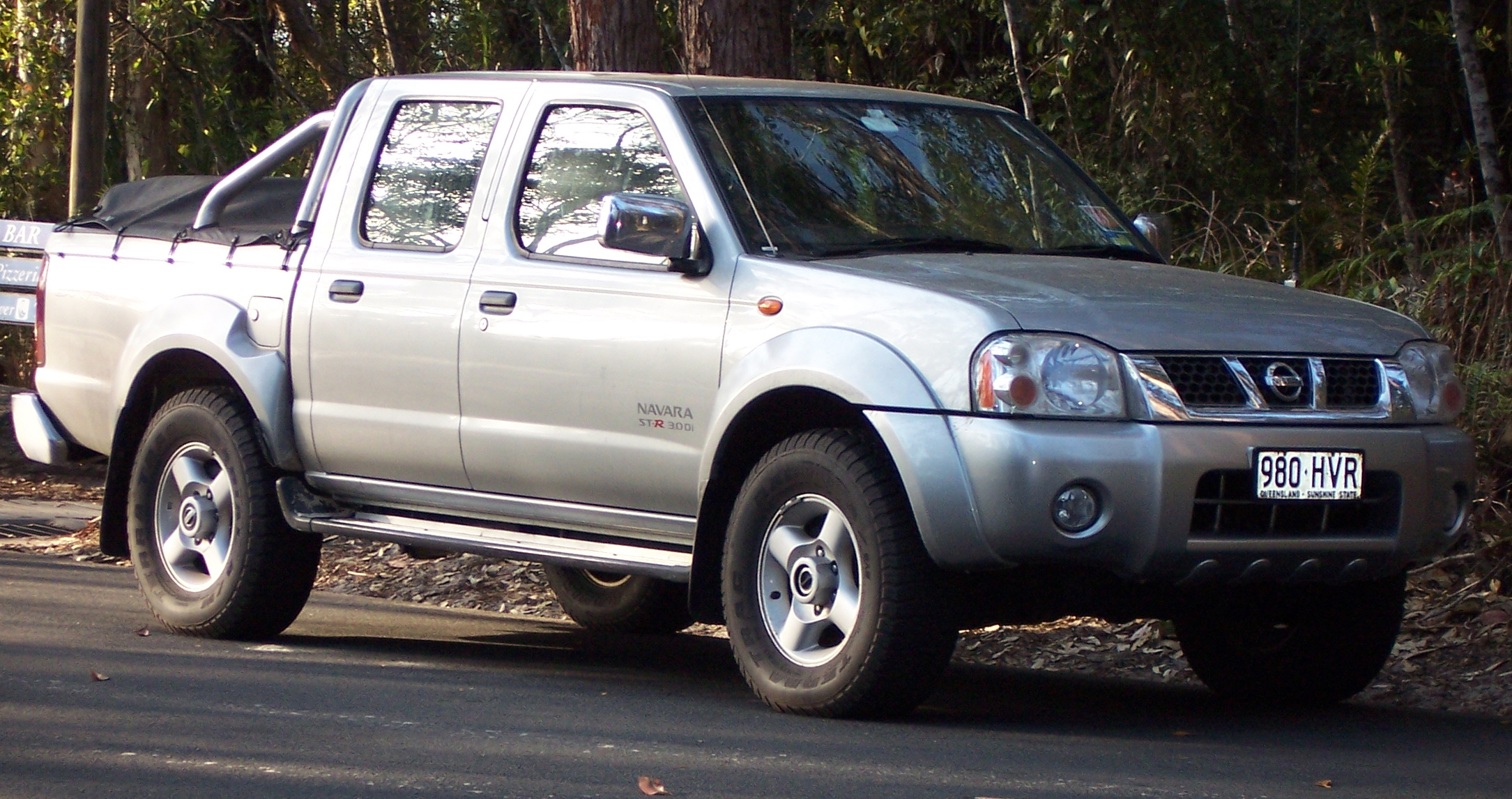 2004 Nissan navara str review