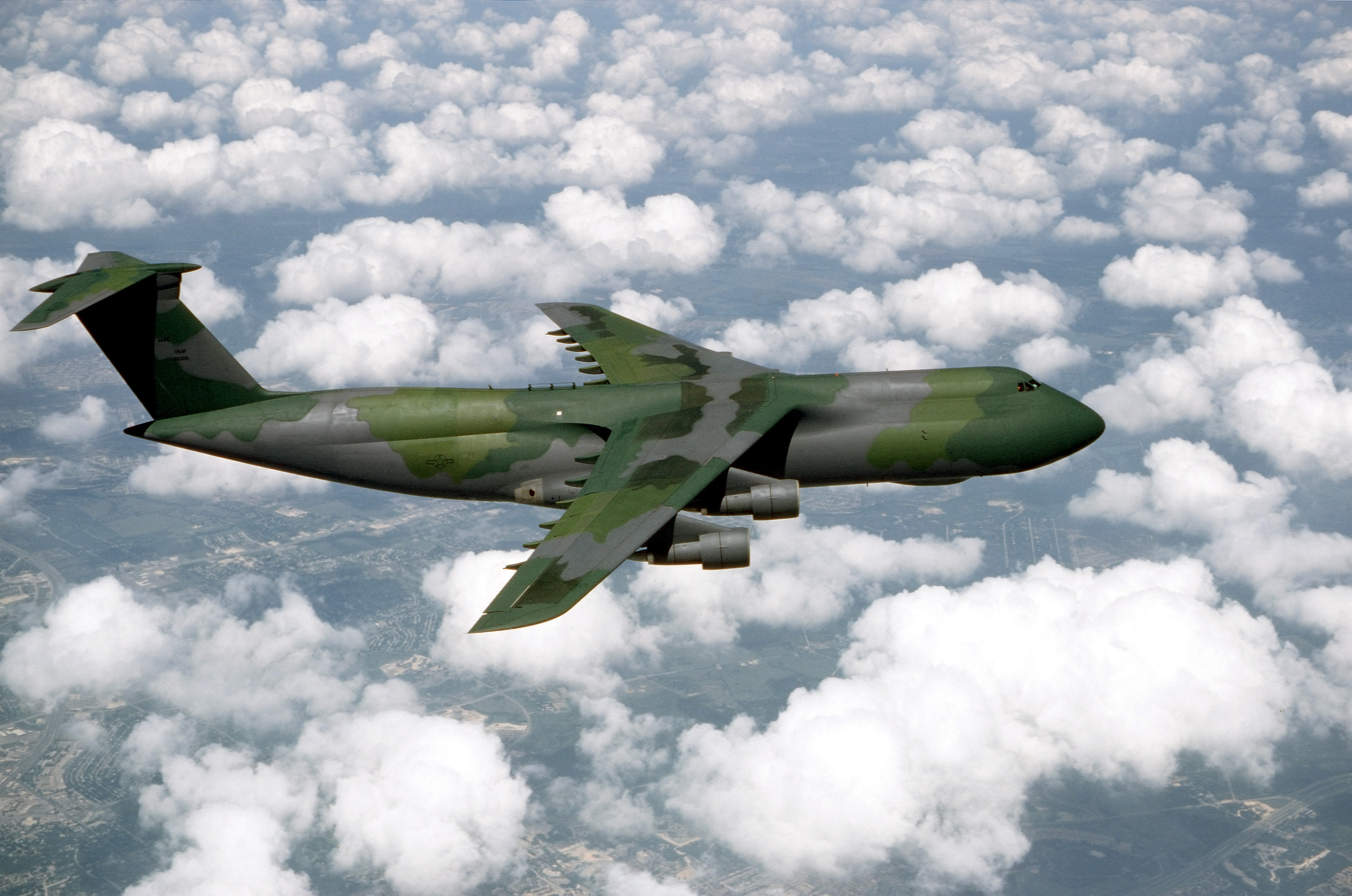 Marcado seno cada vez File:22d Military Airlift Squadron C-5A Galaxy European camouflage  pattern.jpg - Wikimedia Commons