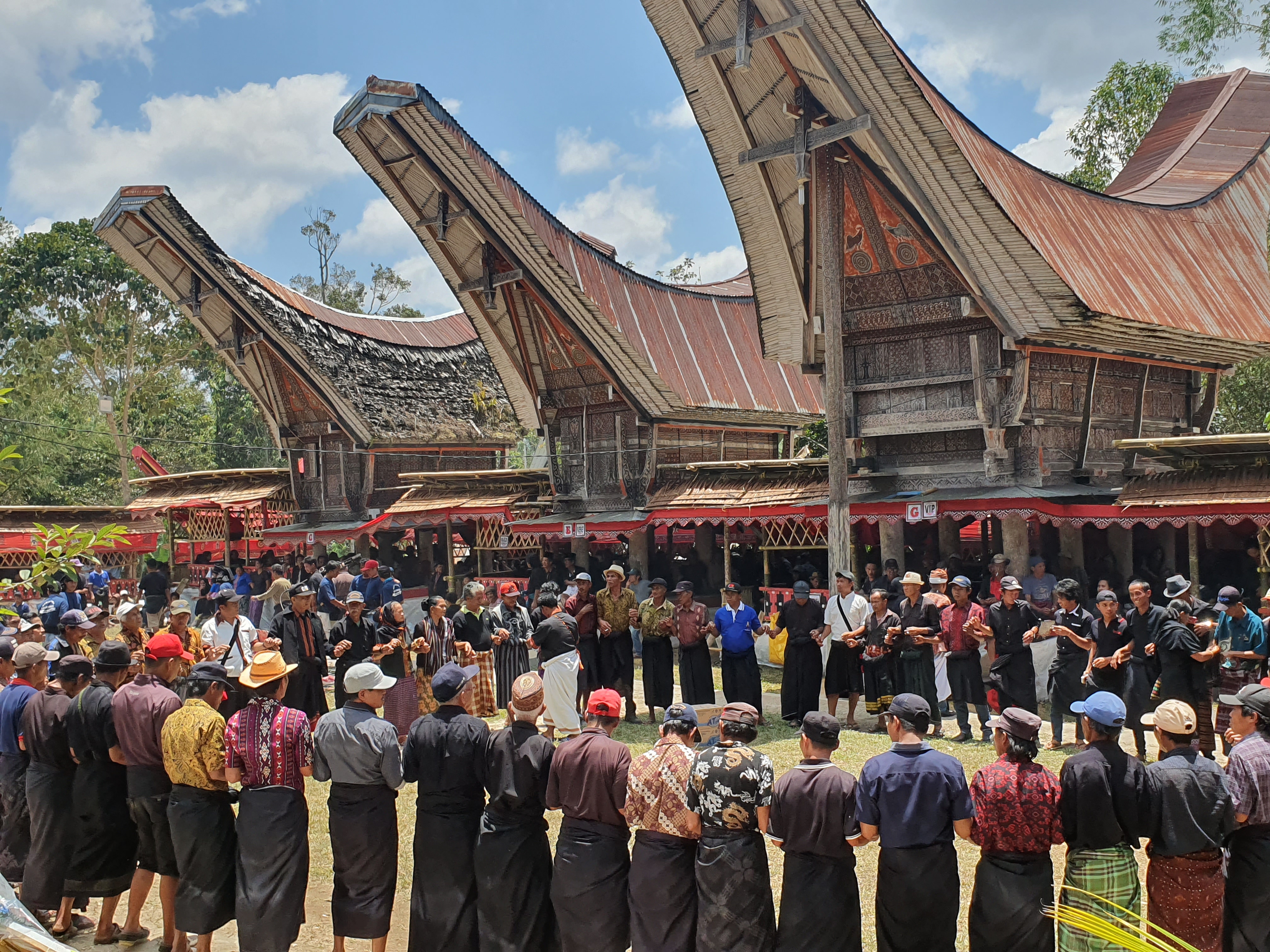 A_funeral_ceremony_in_Tana_Toraja