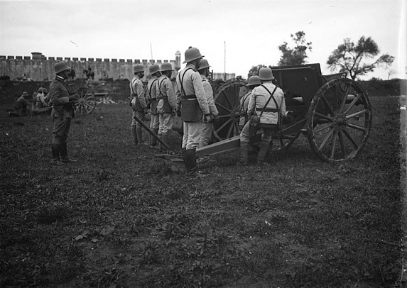 File:Artillerie du Portugal (Ch.-Fl. 111-4261).jpg